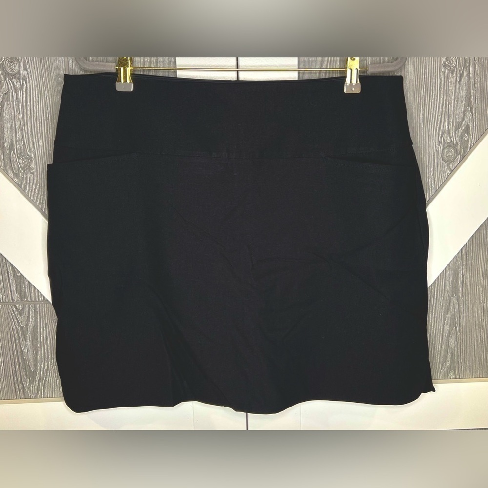 D19.08 Like new SC & Co. Women's 360 Degrees Tummy Control Skort (Black, XL) - Picture 2 of 7